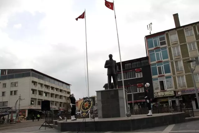Diyarbakır'da Polis Haftası kutlandı Diyarbakır'da Polis Haftası kutlandı