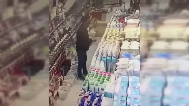 Marketten şampuanları böyle çaldı Marketten şampuanları böyle çaldı