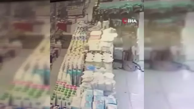 Marketten şampuanları böyle çaldı Marketten şampuanları böyle çaldı