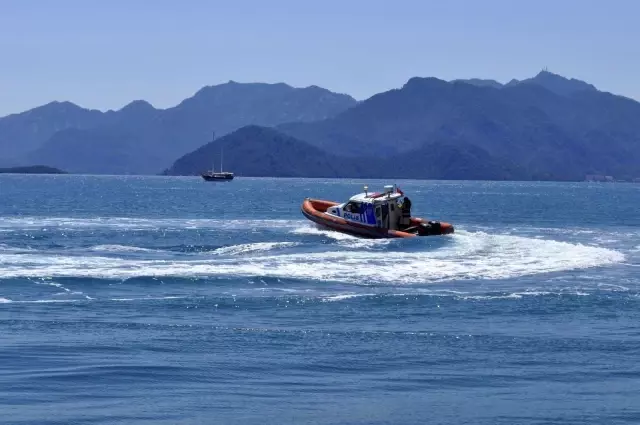 Marmaris polisinden anlamlı kortej Marmaris polisinden anlamlı kortej