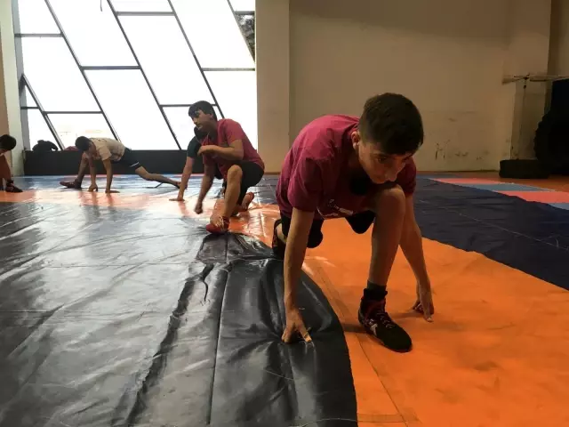 Milli Güreşçi Cihat'ın hedefi dünya şampiyonluğu Milli Güreşçi Cihat'ın hedefi dünya şampiyonluğu