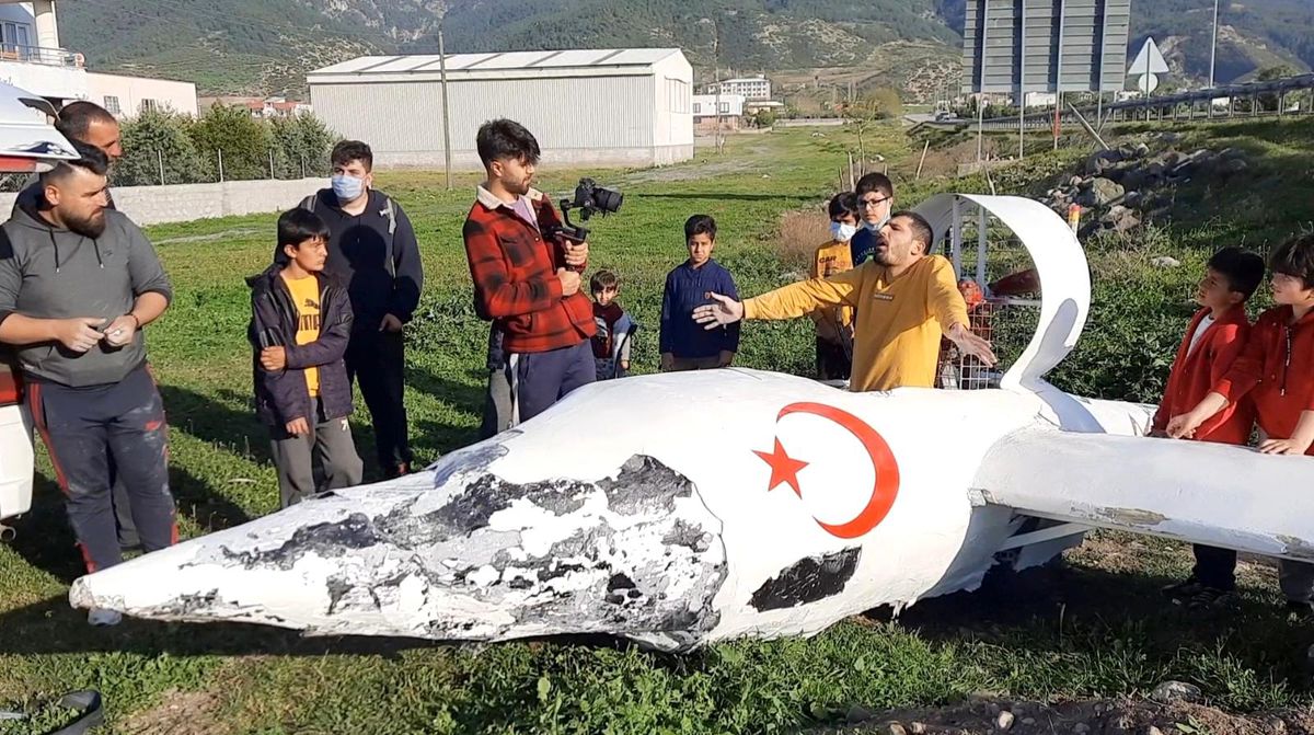 Osmaniye'de garip bir olay! Fenomen Sefa Kındır'ın yaptığı uçak yere çakıldı