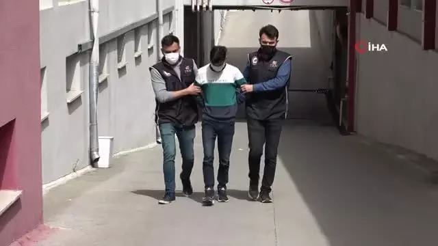 Terörist başının doğum gününde korsan gösteri yapmak isteyen 3 kişi tutuklandı Terörist başının doğum gününde korsan gösteri yapmak isteyen 3 kişi tutuklandı