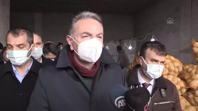 Toprak Mahsulleri Ofisi, ihtiyaç sahiplerine dağıtılacak patatesin alımına başladı Toprak Mahsulleri Ofisi, ihtiyaç sahiplerine dağıtılacak patatesin alımına başladı
