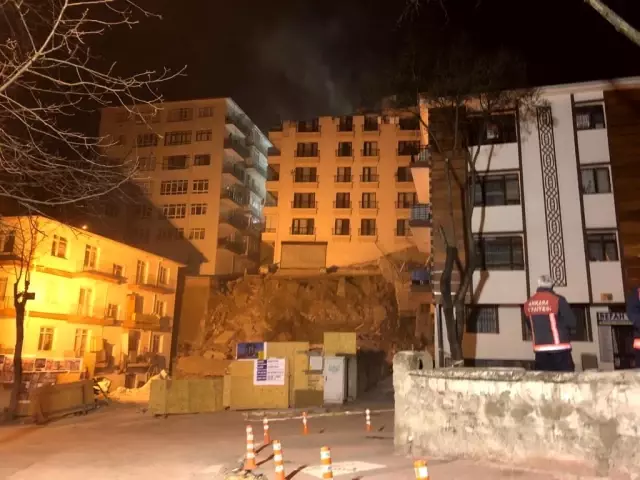Ankara'da Açelya apartmanının çatısı çöktü, yıkım çalışmaları sabaha kaldı Ankara'da Açelya apartmanının çatısı çöktü, yıkım çalışmaları sabaha kaldı
