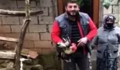 'Anne' diye bağıran horoz kesilmekten nihayet anda kurtuldu 'Anne' diye bağıran horoz kesilmekten nihayet anda kurtuldu