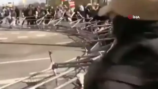 Son dakika haberleri | - Avusturya'da Covid-19 kısıtlamaları protesto edildi- Protestocular polisle çatıştı