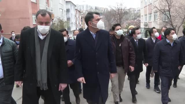 Bakan Kurum, Çankaya'da kontrollü yıkımı devam eden binanın çevresinde incelemelerde bulundu Bakan Kurum, Çankaya'da kontrollü yıkımı devam eden binanın çevresinde incelemelerde bulundu