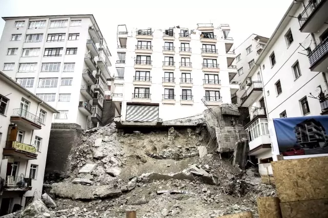 Son dakika haberleri | Bakan Kurum: Yapılan kontrolsüz kazı sebebiyle Açelya Apartmanı ve etrafındaki apartmanlar şuan için risk altında