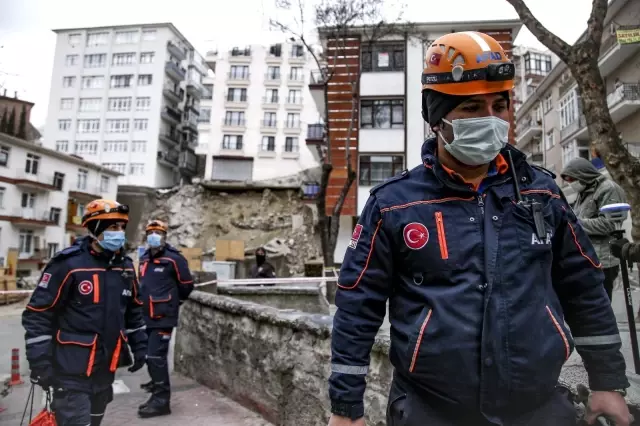 Son dakika haberleri | Bakan Kurum: Yapılan kontrolsüz kazı sebebiyle Açelya Apartmanı ve etrafındaki apartmanlar şuan için risk altında