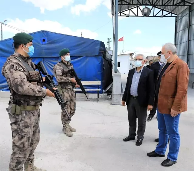 Son dakika gündem: Başkan Güder'den görev başındaki polislere sürpriz ziyaret Son dakika gündem: Başkan Güder'den görev başındaki polislere sürpriz ziyaret