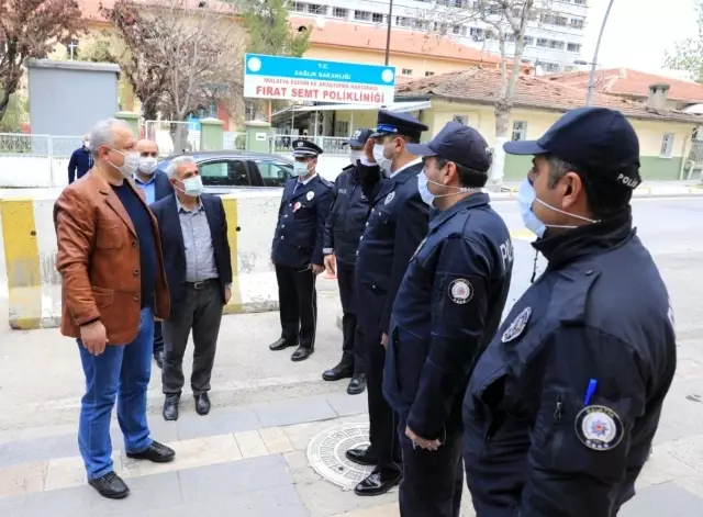 Son dakika gündem: Başkan Güder'den görev başındaki polislere sürpriz ziyaret Son dakika gündem: Başkan Güder'den görev başındaki polislere sürpriz ziyaret