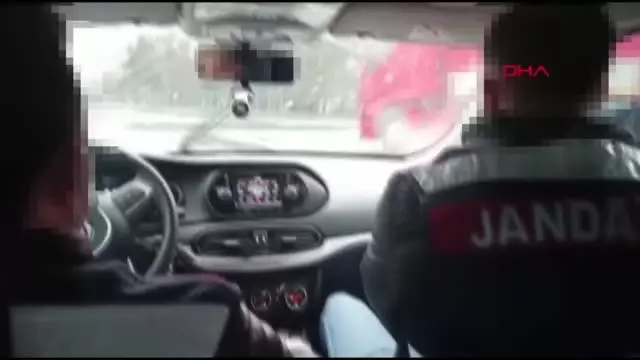 Son dakika haberi... Büyükçekmece'de 9 ton asetik anhidritin ele geçirildiği operasyon anı kamerada Son dakika haberi... Büyükçekmece'de 9 ton asetik anhidritin ele geçirildiği operasyon anı kamerada