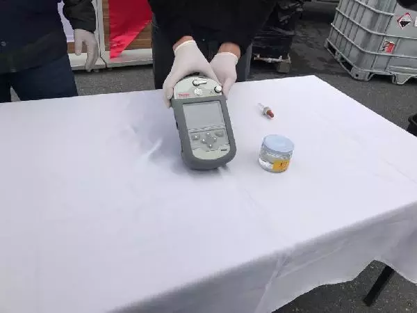 Son dakika haberi... Büyükçekmece'de 9 ton asetik anhidritin ele geçirildiği operasyon anı kamerada Son dakika haberi... Büyükçekmece'de 9 ton asetik anhidritin ele geçirildiği operasyon anı kamerada