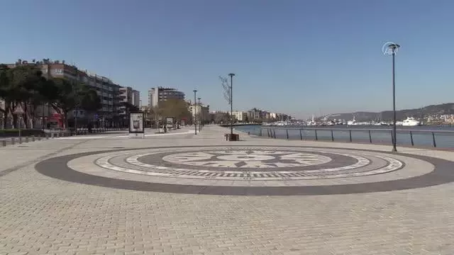 ÇANAKKALE - Sokağa çıkma kısıtlamasına uyuluyor ÇANAKKALE - Sokağa çıkma kısıtlamasına uyuluyor