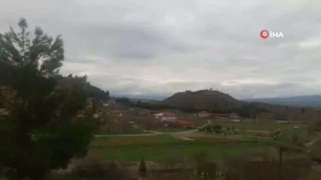 Kaymakam Karnap depremin ardından köylerde incelemelerde bulundu Kaymakam Karnap depremin ardından köylerde incelemelerde bulundu