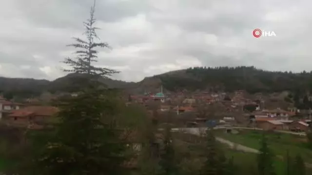 Kaymakam Karnap depremin ardından köylerde incelemelerde bulundu Kaymakam Karnap depremin ardından köylerde incelemelerde bulundu