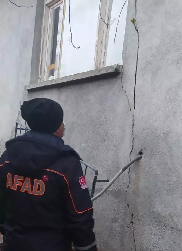 ÇORUM'DA 4.2 BÜYÜKLÜĞÜNDE DEPREM ÇORUM'DA 4.2 BÜYÜKLÜĞÜNDE DEPREM
