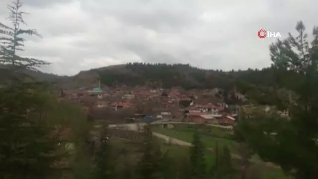 Kaymakam Karnap depremin ardından köylerde incelemelerde bulundu Kaymakam Karnap depremin ardından köylerde incelemelerde bulundu