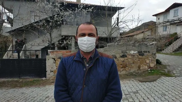 Kaymakam Karnap depremin ardından köylerde incelemelerde bulundu Kaymakam Karnap depremin ardından köylerde incelemelerde bulundu