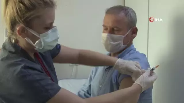 Covid-19 aşısı olduktan sonra virüse yakalananlara kötü haber Covid-19 aşısı olduktan sonra virüse yakalananlara kötü haber