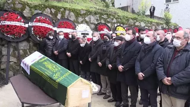 Ekrem İmamoğlu'nun kayınvalidesi Hava Kaya, son yolculuğuna uğurlandı Ekrem İmamoğlu'nun kayınvalidesi Hava Kaya, son yolculuğuna uğurlandı