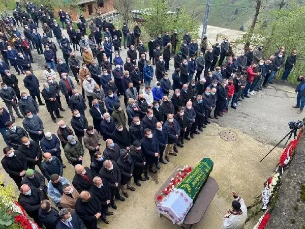 Ekrem İmamoğlu'nun kayınvalidesi Hava Kaya, son yolculuğuna uğurlandı Ekrem İmamoğlu'nun kayınvalidesi Hava Kaya, son yolculuğuna uğurlandı