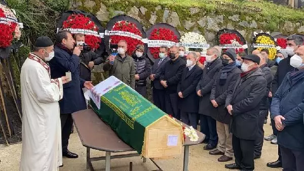 Ekrem İmamoğlu'nun kayınvalidesi Hava Kaya, son yolculuğuna uğurlandı Ekrem İmamoğlu'nun kayınvalidesi Hava Kaya, son yolculuğuna uğurlandı