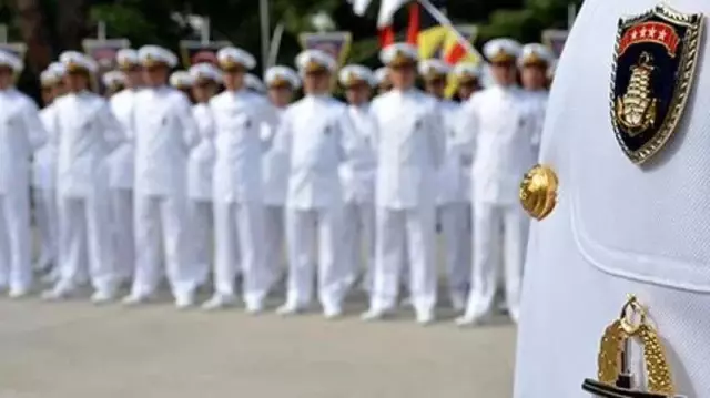 Gözaltındaki Montrö Bildirisi imzacısı 7 amiralin ifadesi bitti: 'Yüce Türk Milleti' eklemesinden haberimiz yok Gözaltındaki Montrö Bildirisi imzacısı 7 amiralin ifadesi bitti: 'Yüce Türk Milleti' eklemesinden haberimiz yok