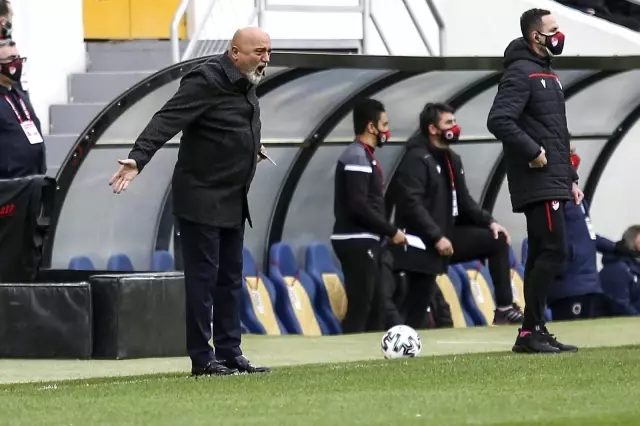 Hikmet Karaman: 'Gururlu, güçlü olmak için ben, biz yok, hepimiz var' Hikmet Karaman: 'Gururlu, güçlü olmak için ben, biz yok, hepimiz var'