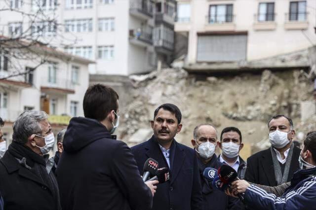 İnşaat kazısı esnasında temeli kayan apartmanla ilgili konuşan Bakan Kurum'dan sert çıkış: Tedbirleri almak zorundasınız İnşaat kazısı esnasında temeli kayan apartmanla ilgili konuşan Bakan Kurum'dan sert çıkış: Tedbirleri almak zorundasınız