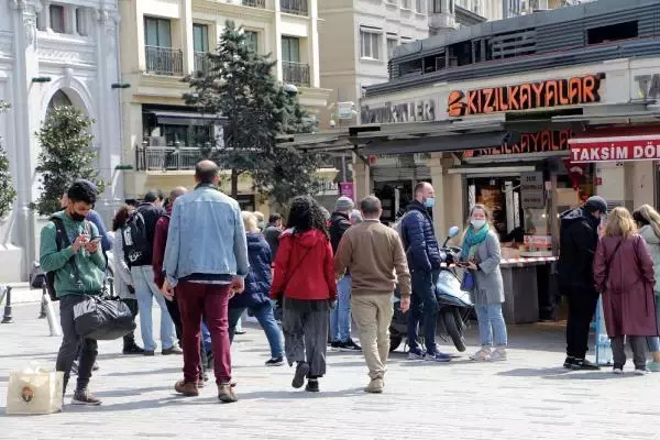 İstiklal Caddesi ve Beşiktaş'ta turist yoğunluğu