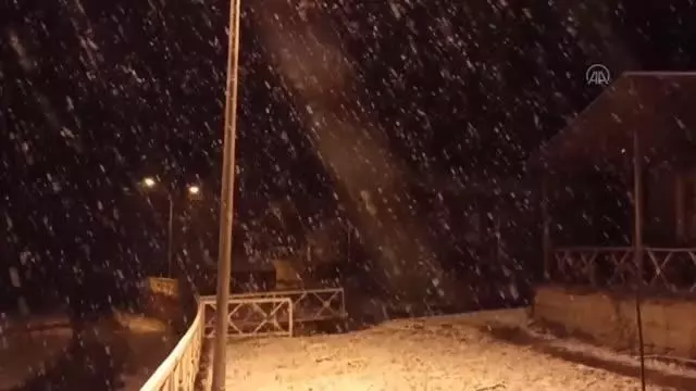 KAHRAMANMARAŞ - Nisan ayında kar yağdı KAHRAMANMARAŞ - Nisan ayında kar yağdı