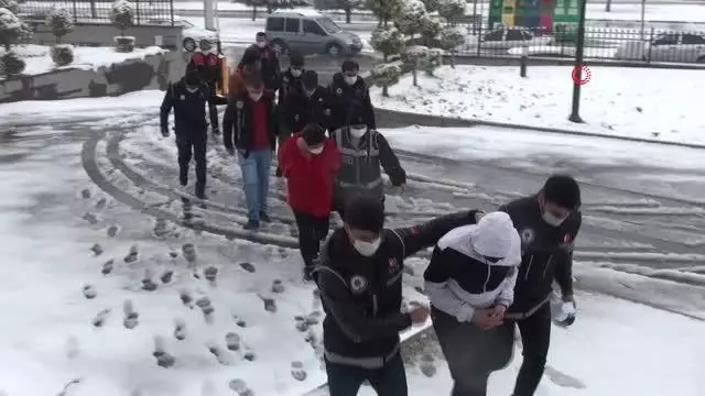 Son dakika haberleri... Karaman'da uyuşturucu operasyonu: 7 tutuklu Son dakika haberleri... Karaman'da uyuşturucu operasyonu: 7 tutuklu