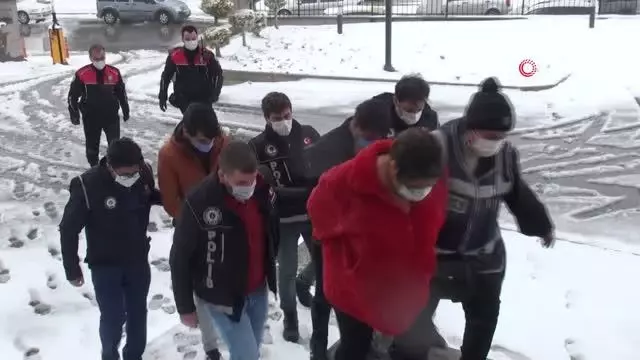 Son dakika haberleri... Karaman'da uyuşturucu operasyonu: 7 tutuklu Son dakika haberleri... Karaman'da uyuşturucu operasyonu: 7 tutuklu