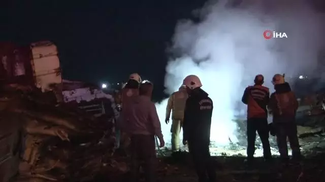 Son Dakika | Kıyıya oturan gemide bu sefer de yangın çıktı Son Dakika | Kıyıya oturan gemide bu sefer de yangın çıktı