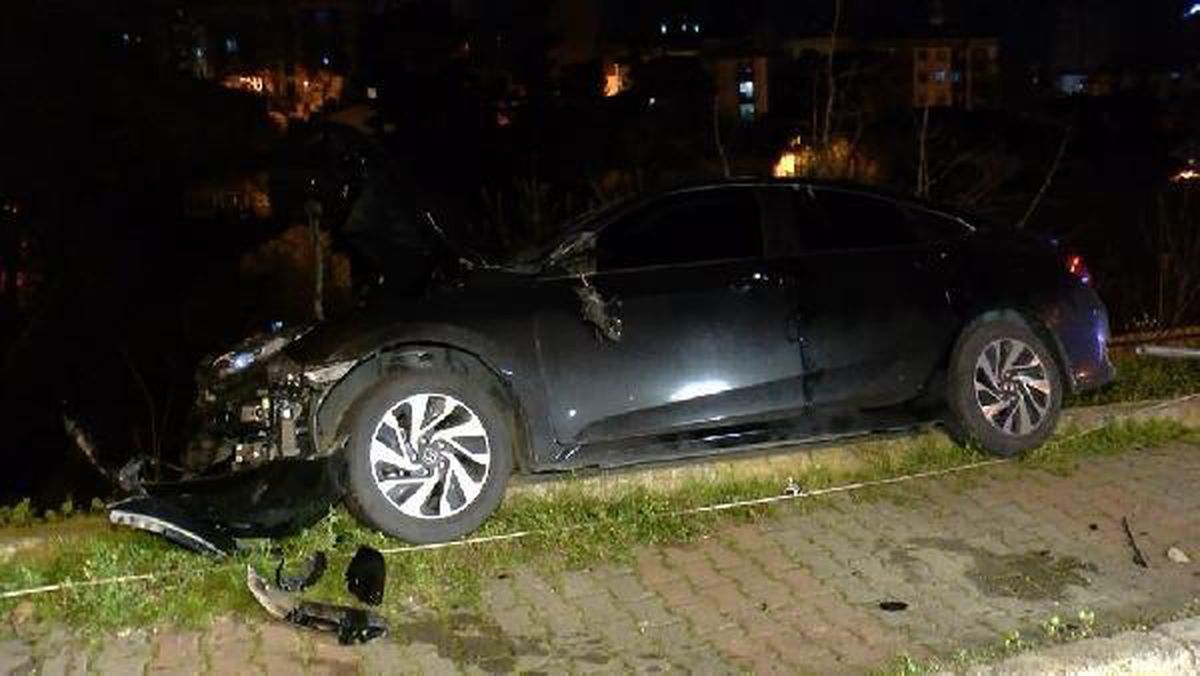 KARTAL'DA OTOMOBİL AYDINLATMA DİREĞİNE ÇARPTI; POLİS, SÜRÜCÜ OLDUĞUNU İDDİA EDEN KADINA İNANMADI