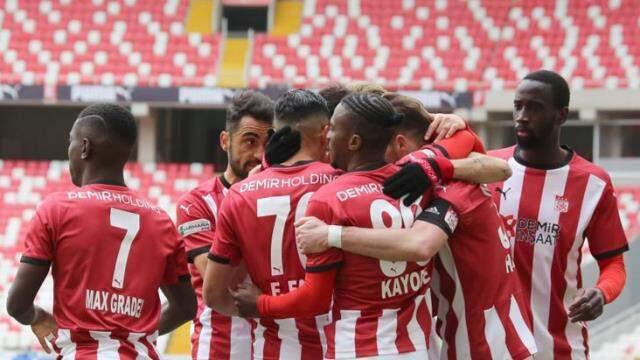 Sivasspor, who beat Kayserispor 3-1, increased their not losing streak to 11 games