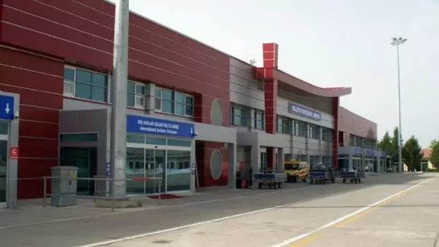 Malatya Valiliği, 'Belediyenin Almanya'ya gönderdiği 43 kişi dönmedi' iddialarına soruşturma başlattı Malatya Valiliği, 'Belediyenin Almanya'ya gönderdiği 43 kişi dönmedi' iddialarına soruşturma başlattı