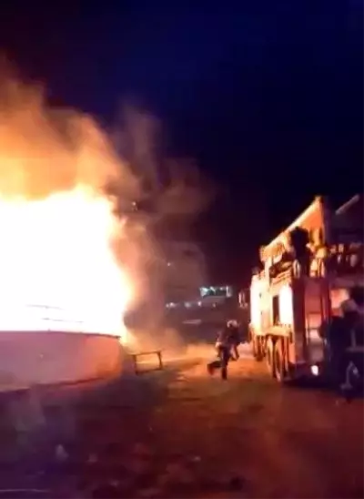 Manavgat'ta çekek yerindeki 2 tekne alev alev yandı Manavgat'ta çekek yerindeki 2 tekne alev alev yandı