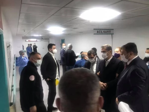Uçakta rahatsızlanan Mustafa Sarıgül hastaneye kaldırıldı