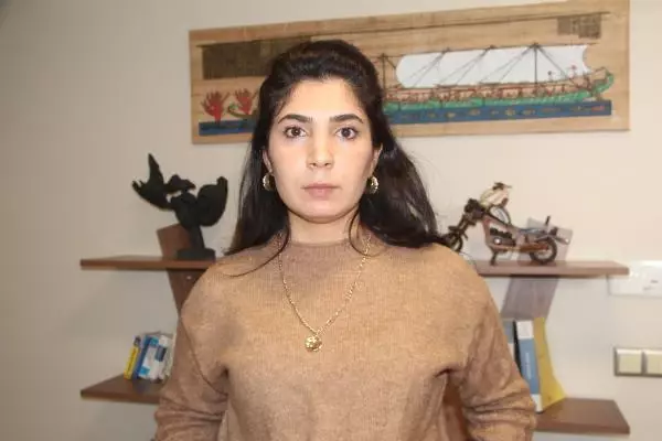 Son dakika gündem: ADANA OKUL BAHÇESİNDE MAÇ YAPARKEN ASILDIĞI KALE DİREĞİNİN ALTINDA KALDI Son dakika gündem: ADANA OKUL BAHÇESİNDE MAÇ YAPARKEN ASILDIĞI KALE DİREĞİNİN ALTINDA KALDI