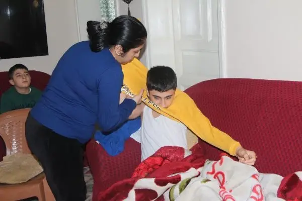 Son dakika gündem: ADANA OKUL BAHÇESİNDE MAÇ YAPARKEN ASILDIĞI KALE DİREĞİNİN ALTINDA KALDI Son dakika gündem: ADANA OKUL BAHÇESİNDE MAÇ YAPARKEN ASILDIĞI KALE DİREĞİNİN ALTINDA KALDI