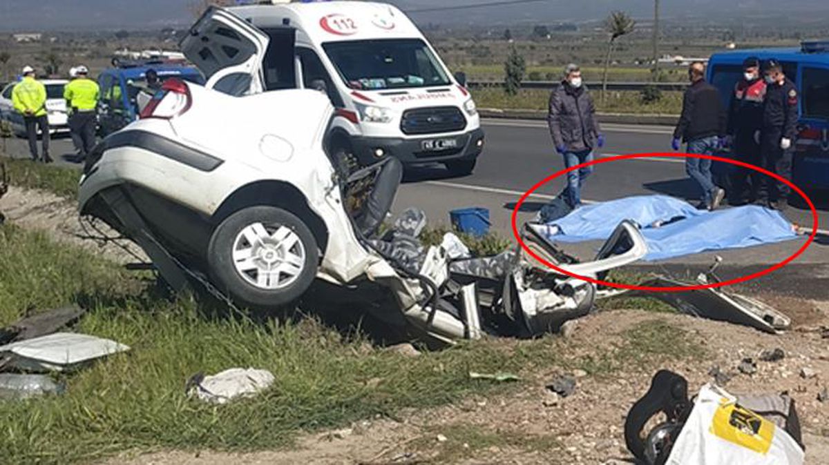 Otomobil yol kenarındaki menfeze çarptı: 3 ölü