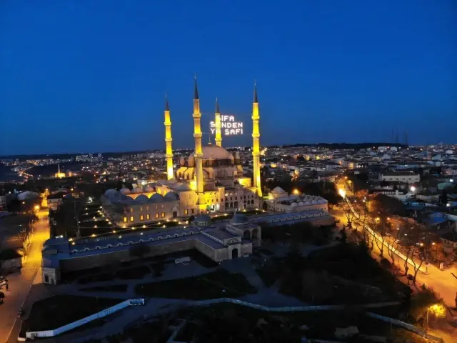 Türk-İslam mimarisinin gözbebeği Selimiye'de 4 asırlık gelenek Türk-İslam mimarisinin gözbebeği Selimiye'de 4 asırlık gelenek