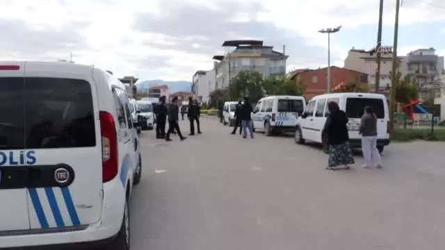 Parkta rastgele ateş açan saldırganın önüne çocuklar zarar görmesin diye geçen vatandaş yaralandı Parkta rastgele ateş açan saldırganın önüne çocuklar zarar görmesin diye geçen vatandaş yaralandı