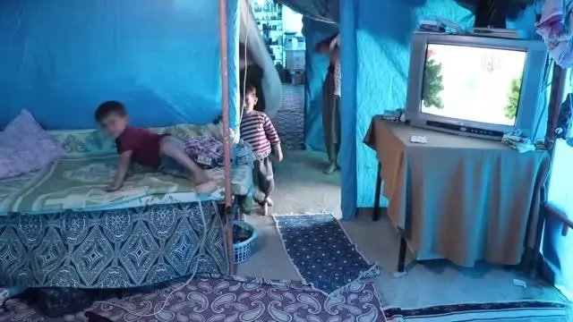 Son dakika haberi | Polisten tarım işçilerine gıda yardımı Son dakika haberi | Polisten tarım işçilerine gıda yardımı