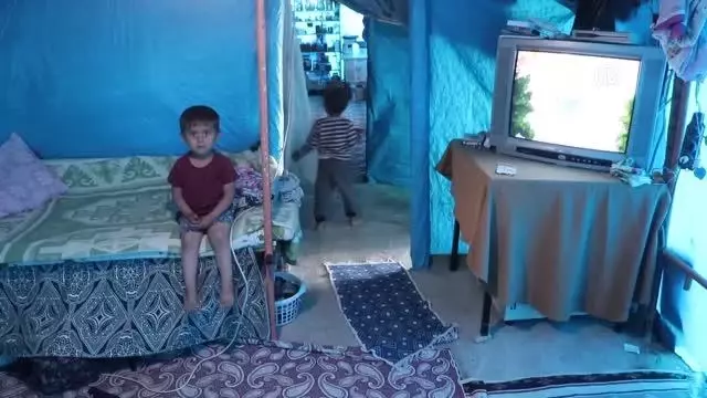 Son dakika haberi | Polisten tarım işçilerine gıda yardımı Son dakika haberi | Polisten tarım işçilerine gıda yardımı