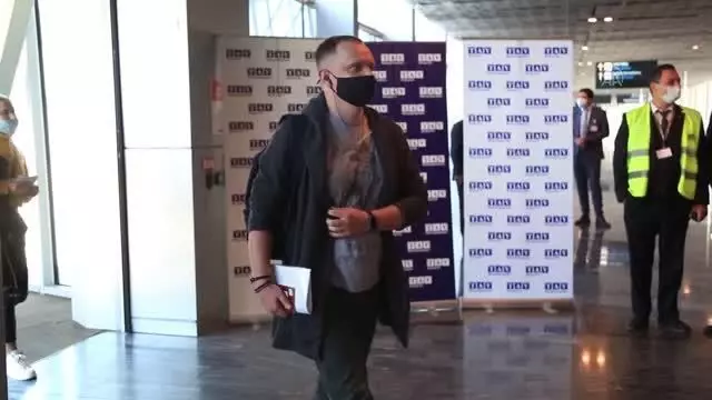 Rus turist kafilesini taşıyan yolcu uçağı havalimanında 'su takı'yla karşılandı Rus turist kafilesini taşıyan yolcu uçağı havalimanında 'su takı'yla karşılandı