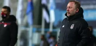 Cenk Tosun: Sergen Yalçın, Cenk'in 6-7 ay kadar yeşil sahalardan uzak kalacağını açıkladı Cenk Tosun: Sergen Yalçın, Cenk'in 6-7 ay kadar yeşil sahalardan uzak kalacağını açıkladı